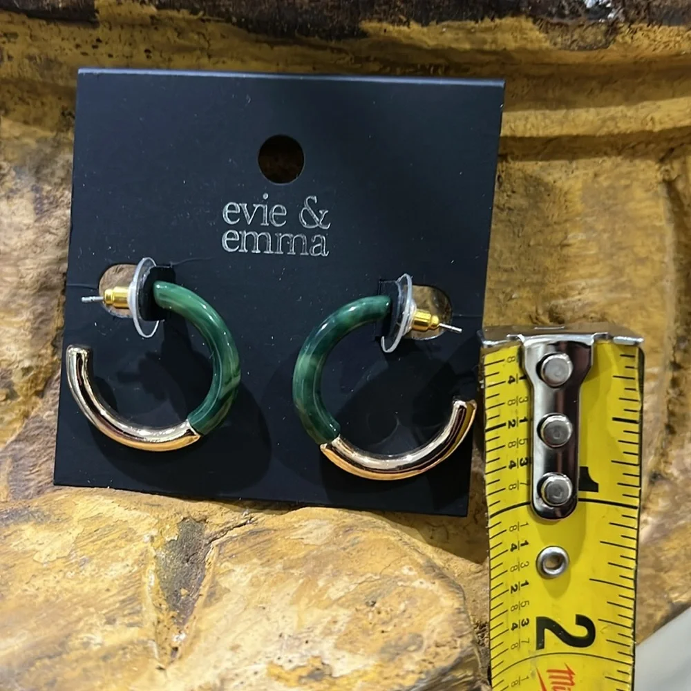 Evie & Emma green and gold hoop earrings. J32